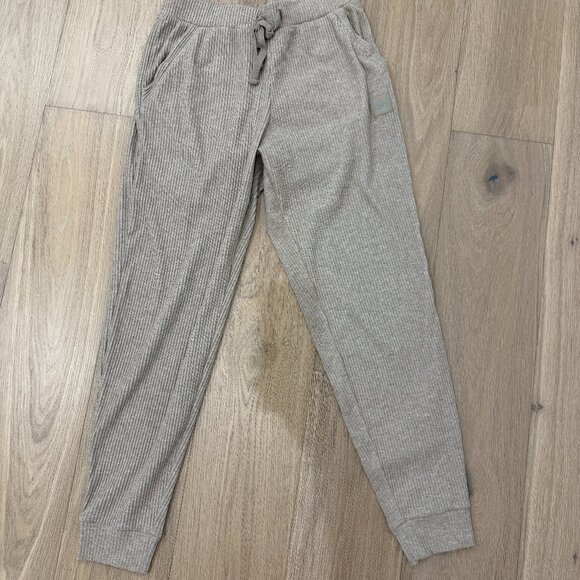 ALO YOGA Muse Sweatpant in Gravel Heather Size L Excellent Condition! - Picture 1 of 3